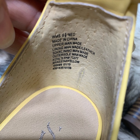 Simply Vera Wang yellow heels 8.5 - Picture 5 of 6